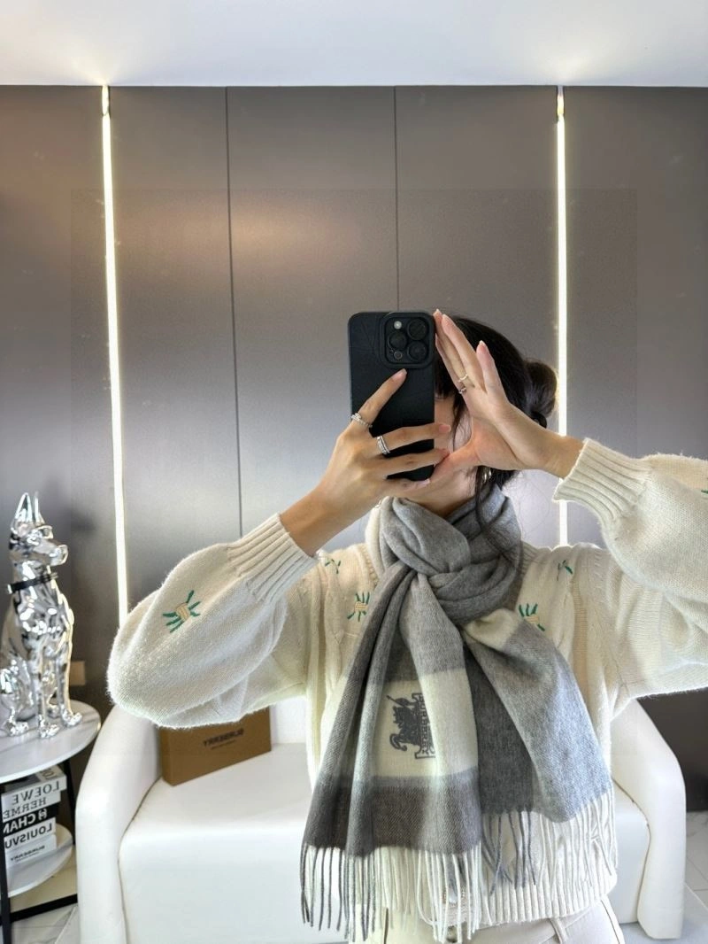 Timeless Burberry Scarf 271324