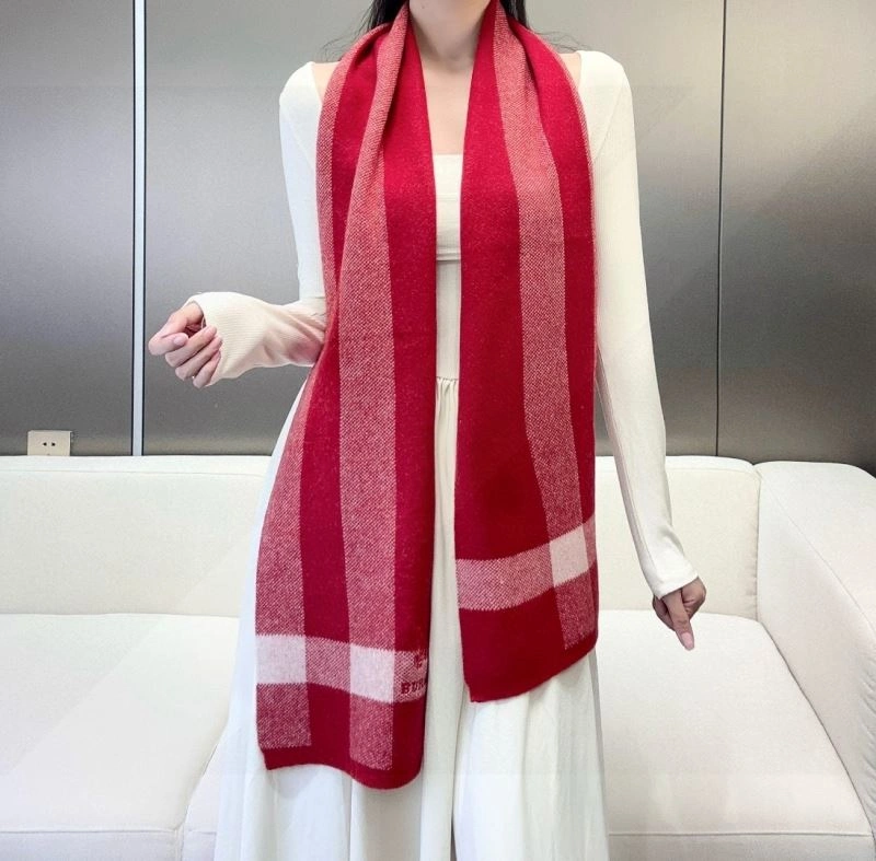 Sporty Burberry Scarf 271321