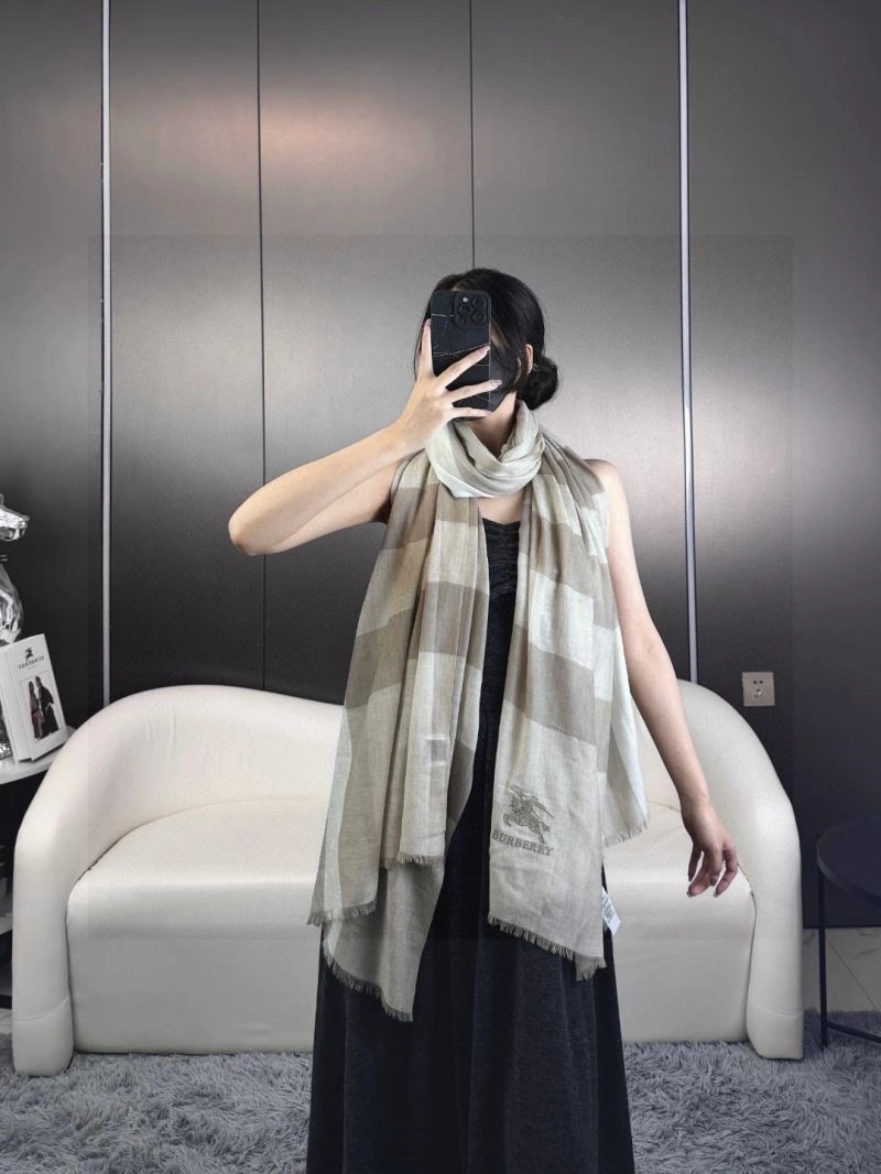 HighPerformance Burberry Scarf 271292