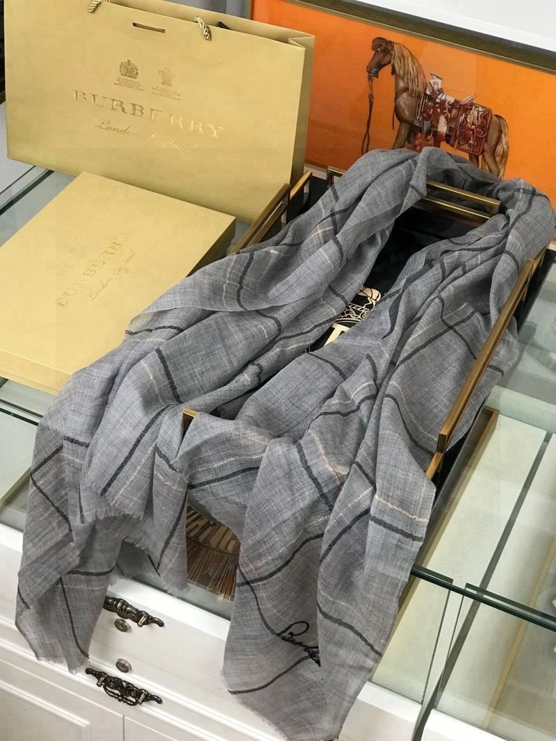 Burberry Scarf Classic 271299
