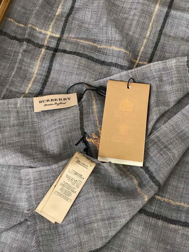 Burberry Scarf Classic 271299