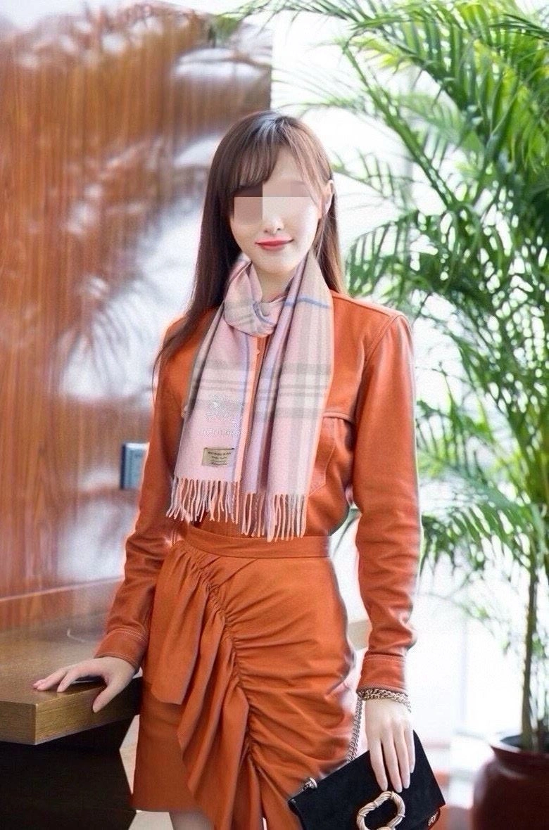 ModernLook Burberry Scarf 271303