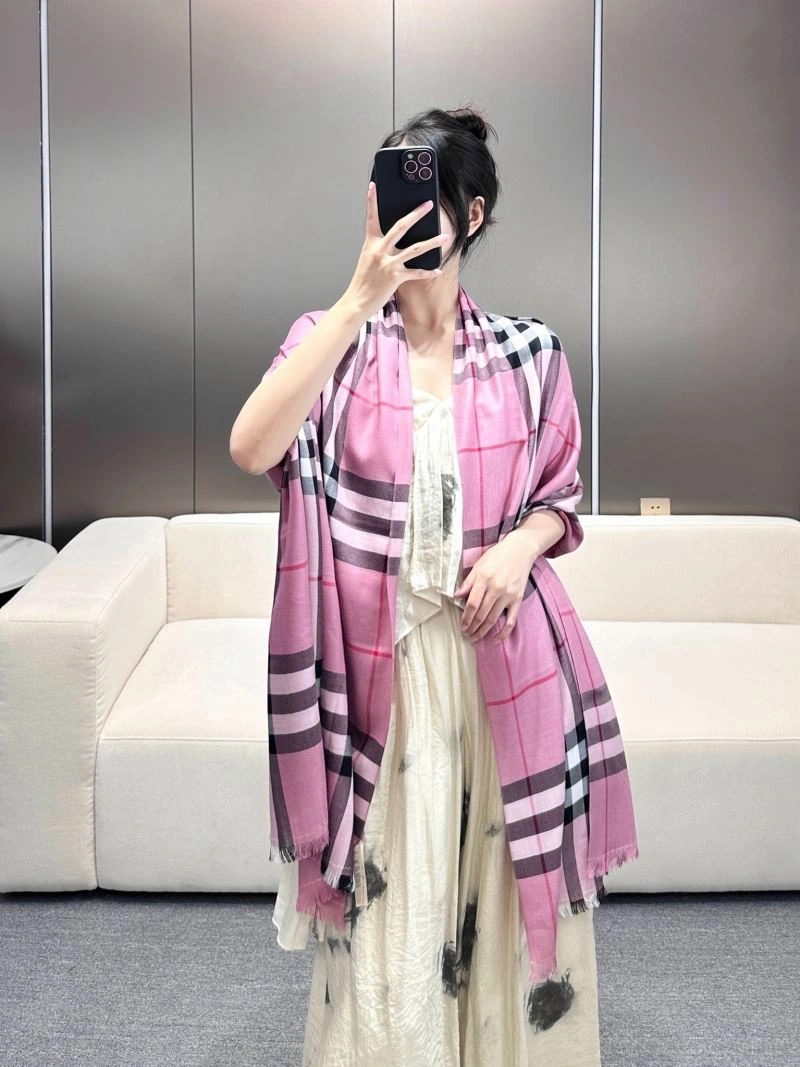Burberry Scarf EyeCatching 272018