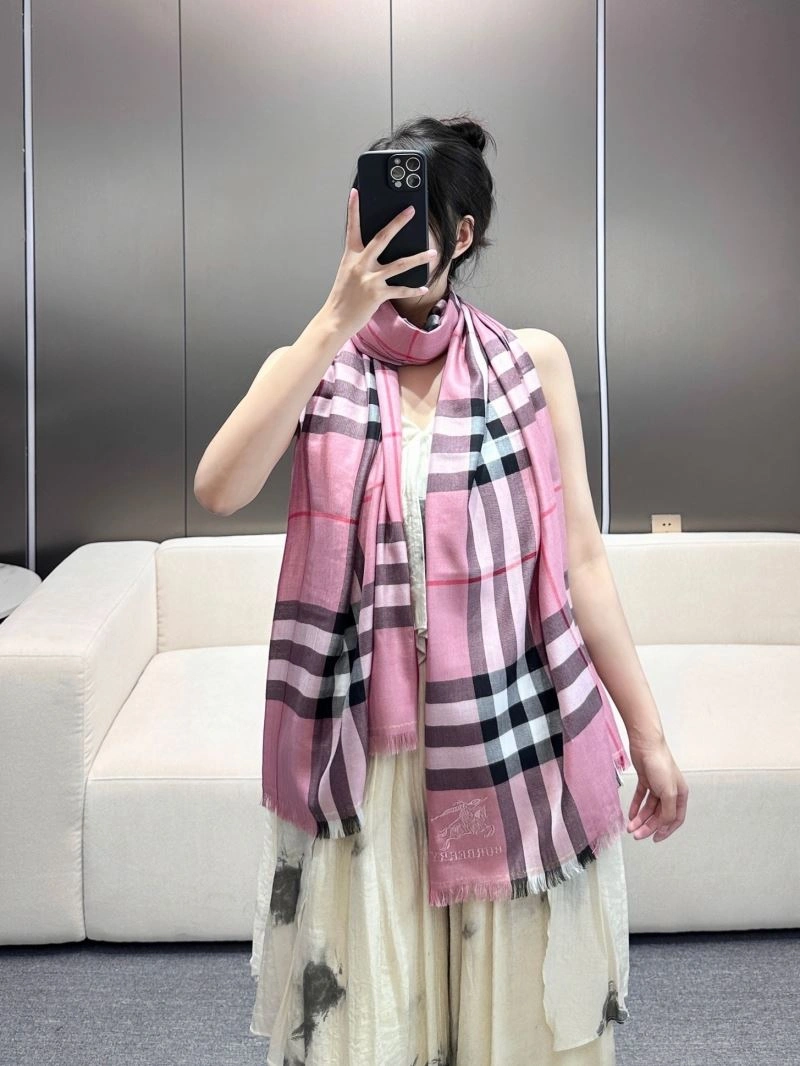 Burberry Scarf EyeCatching 272018