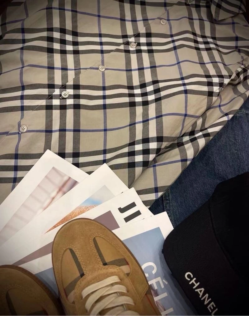 Unisex Burberry Shirts 103641