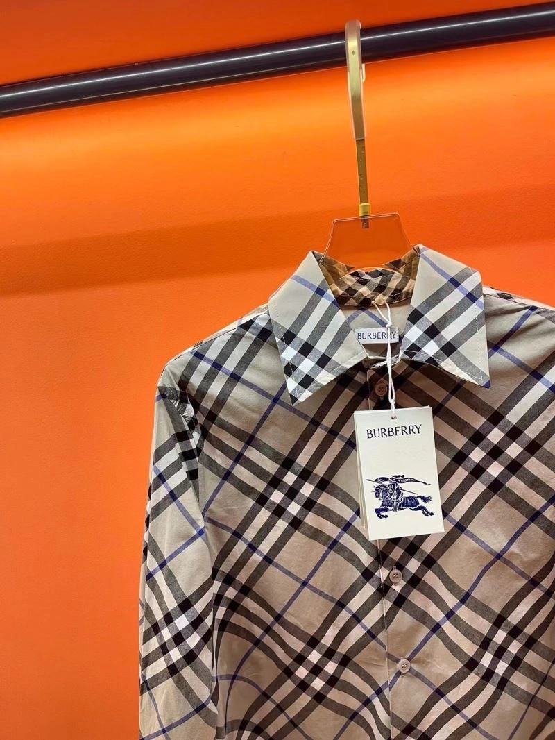 Unisex Burberry Shirts 103641