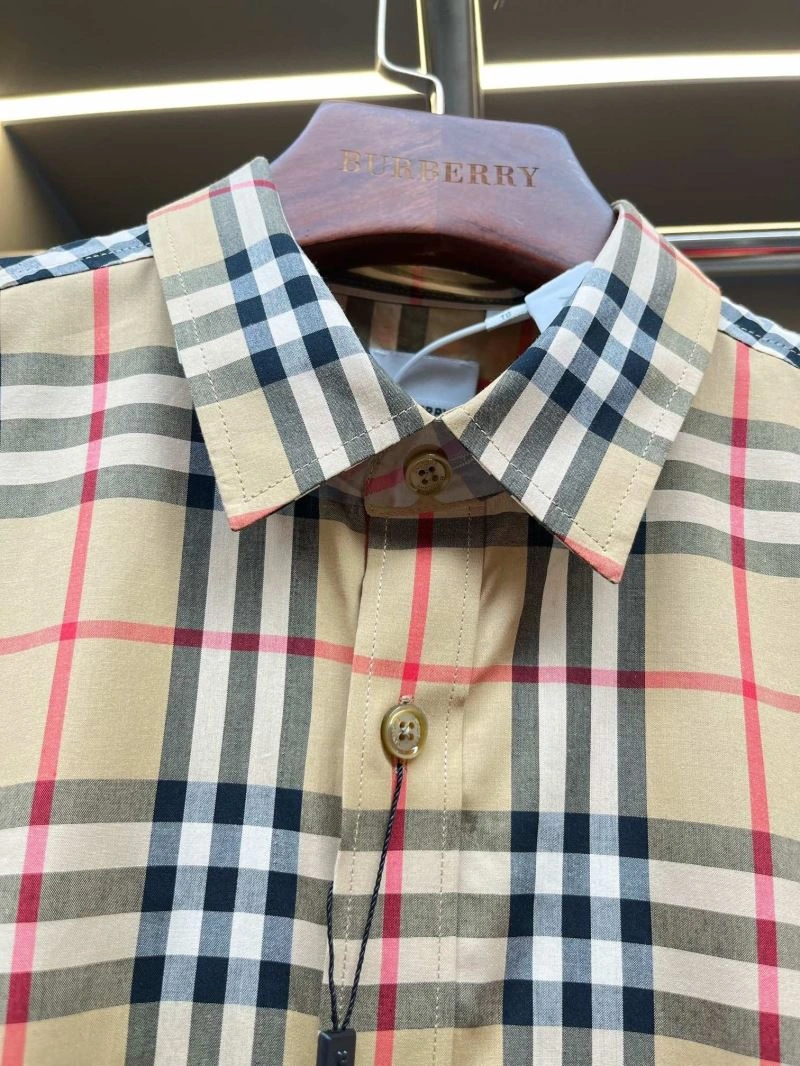 Sleek Burberry Shirts 101641