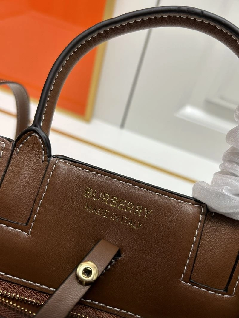 Burberry Shopping Bags ZipUp 84571