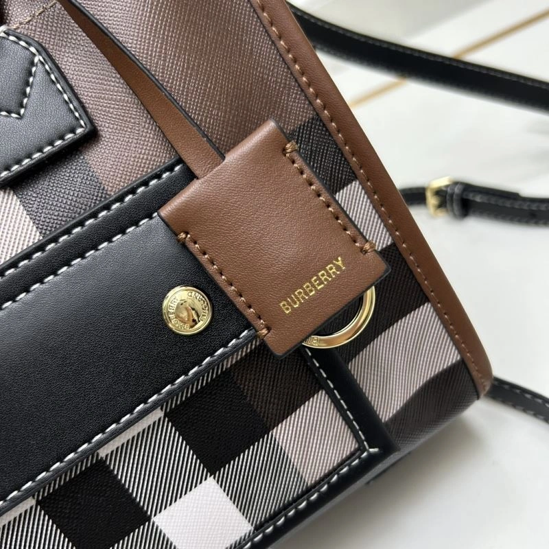 Chic Burberry Shopping Bags 84566