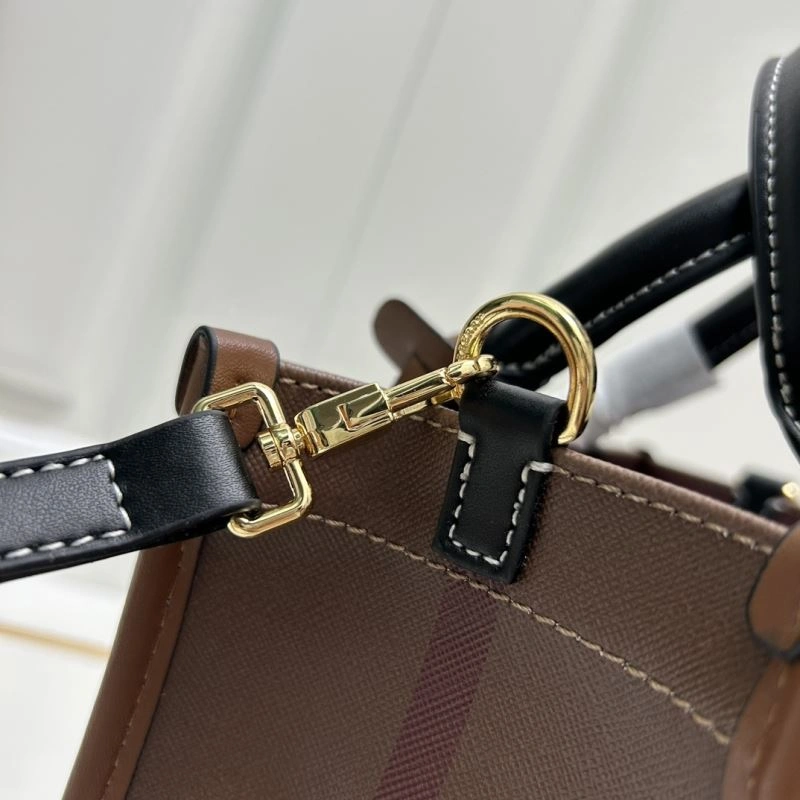 Chic Burberry Shopping Bags 84566