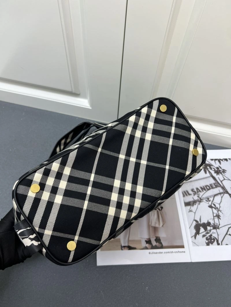 Burberry Shopping Bags Refined 84563