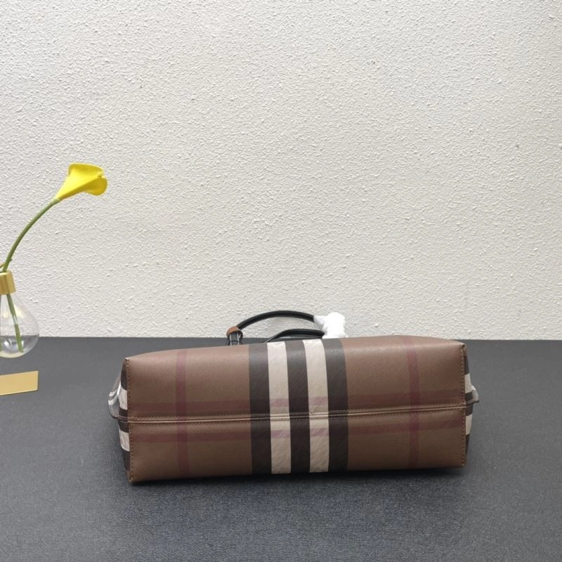 Burberry Shopping Bags Contemporary 84556