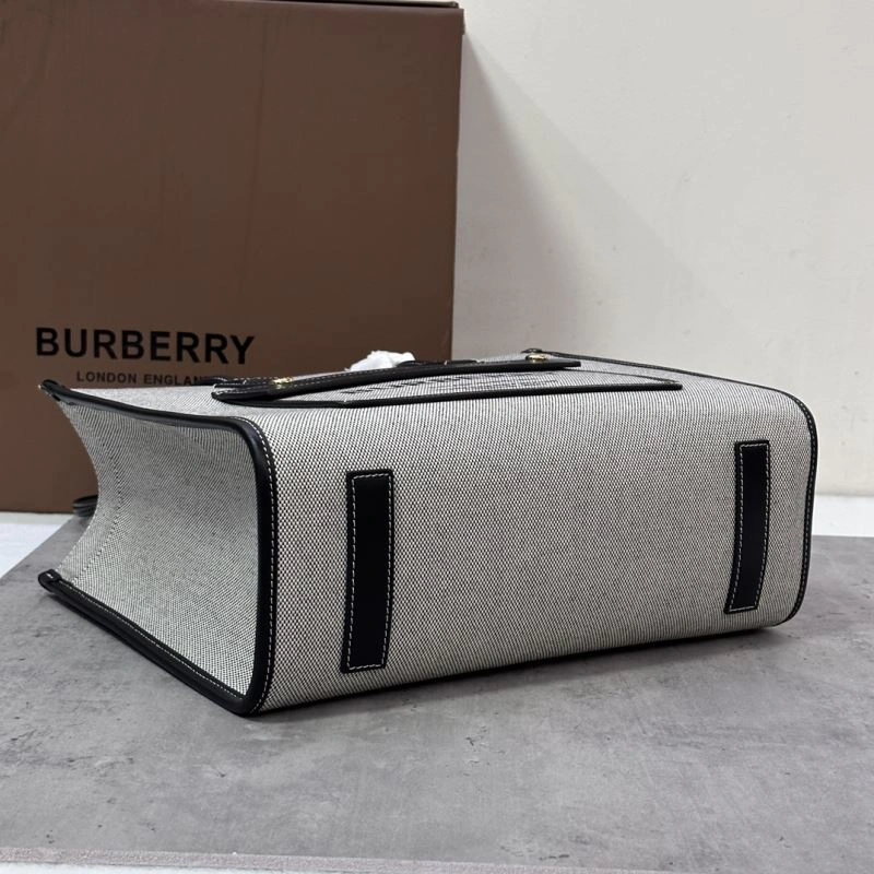Burberry Shopping Bags Comfortable 64508