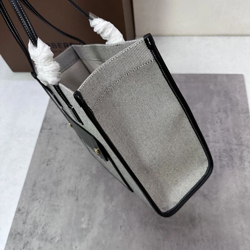 Burberry Shopping Bags Comfortable 64508