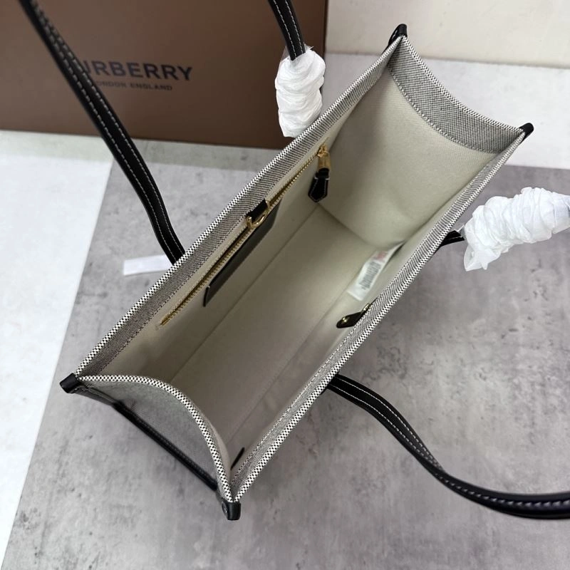 Burberry Shopping Bags Comfortable 64508