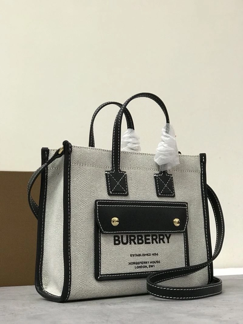 Burberry Shopping Bags Reliable 64509