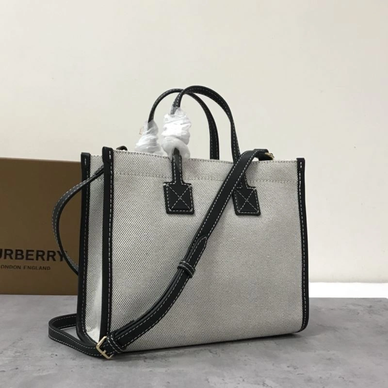 Burberry Shopping Bags Reliable 64509