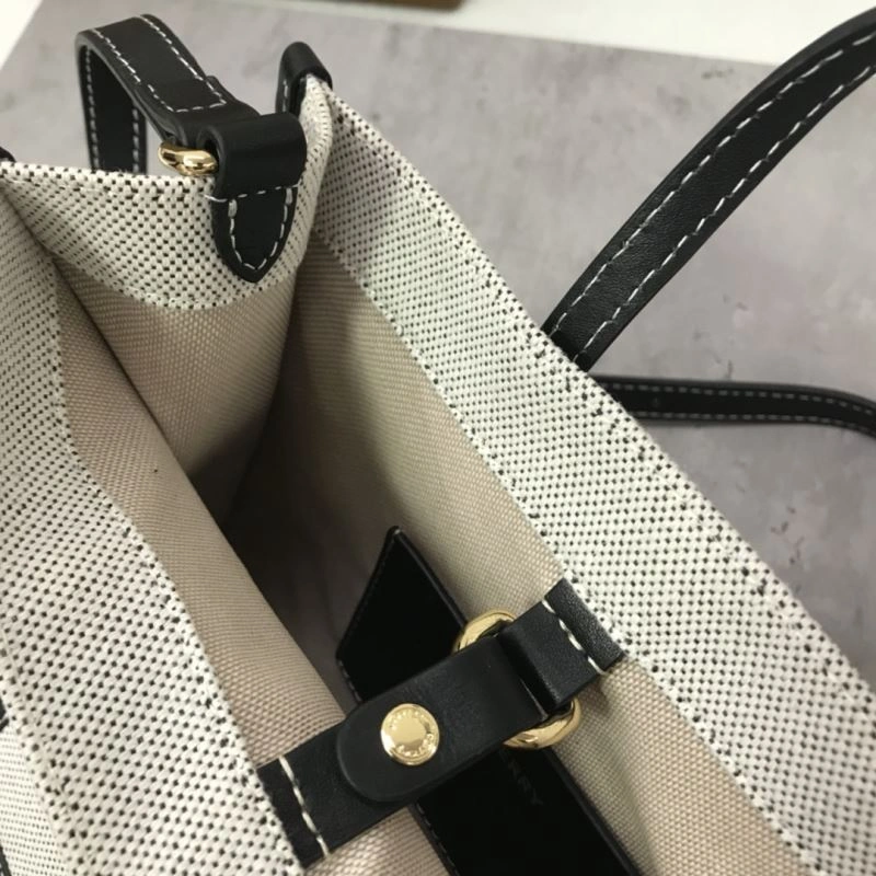 Burberry Shopping Bags Reliable 64509