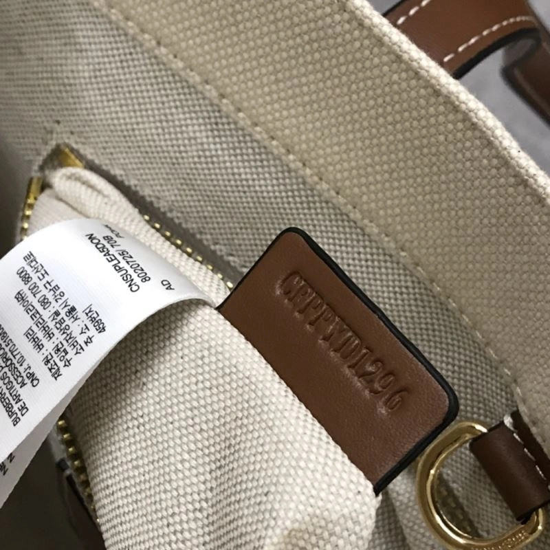 Burberry Shopping Bags WrinkleFree 64538