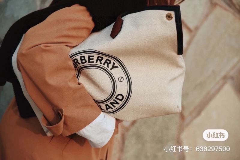 Burberry Shopping Bags Comfortable 64503