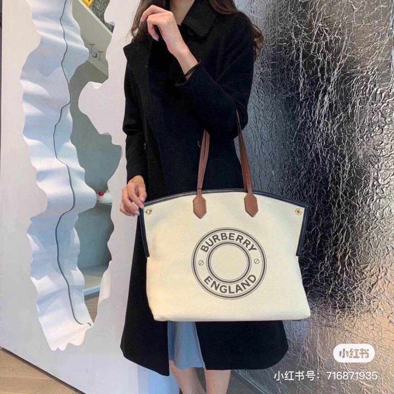 Burberry Shopping Bags Comfortable 64503