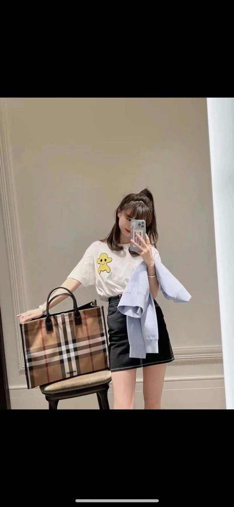 Burberry Shopping Bags Stretchable 64566