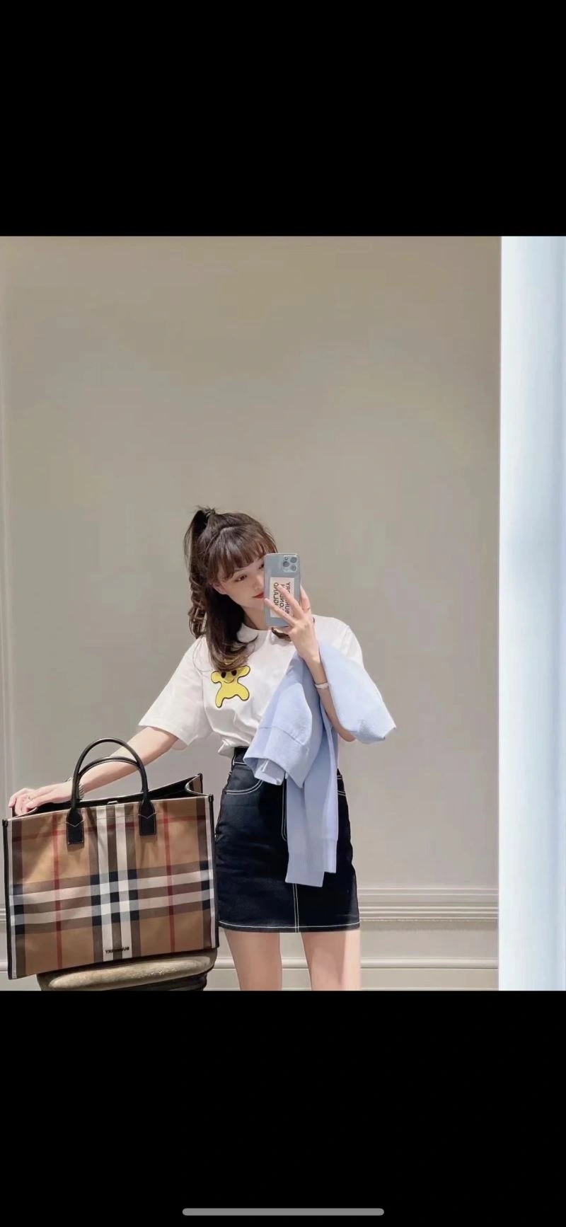 Burberry Shopping Bags Stretchable 64566