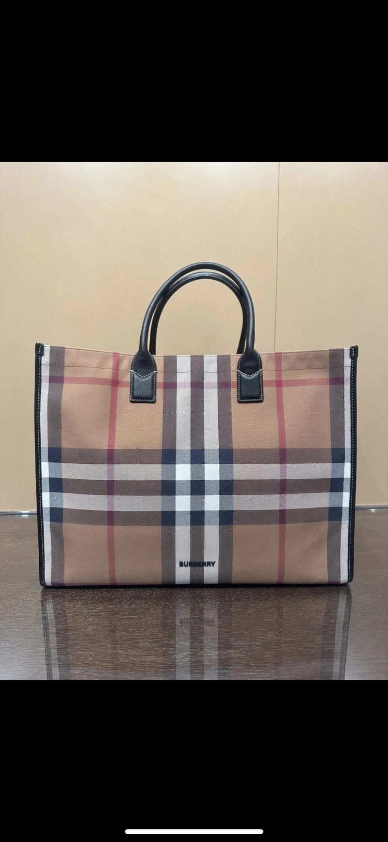 Burberry Shopping Bags Stretchable 64566