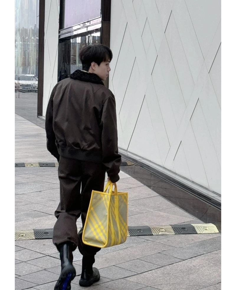 Burberry Shopping Bags FlexibleFit 64512