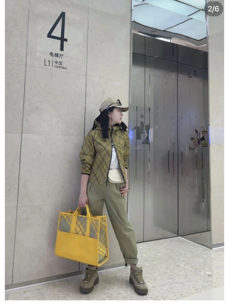 Burberry Shopping Bags FlexibleFit 64512