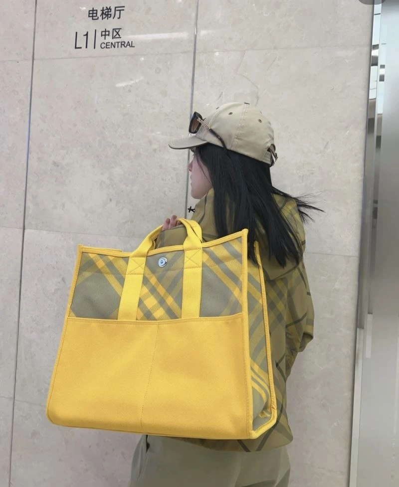 Burberry Shopping Bags FlexibleFit 64512