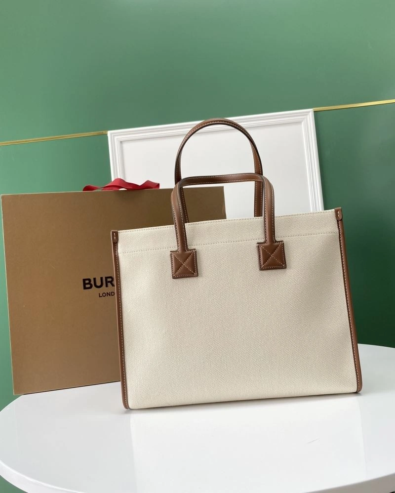 Burberry Shopping Bags Neat 64501