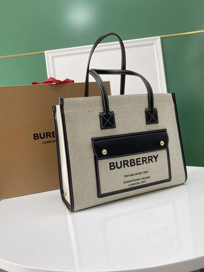 WellDesigned Burberry Shopping Bags 64504