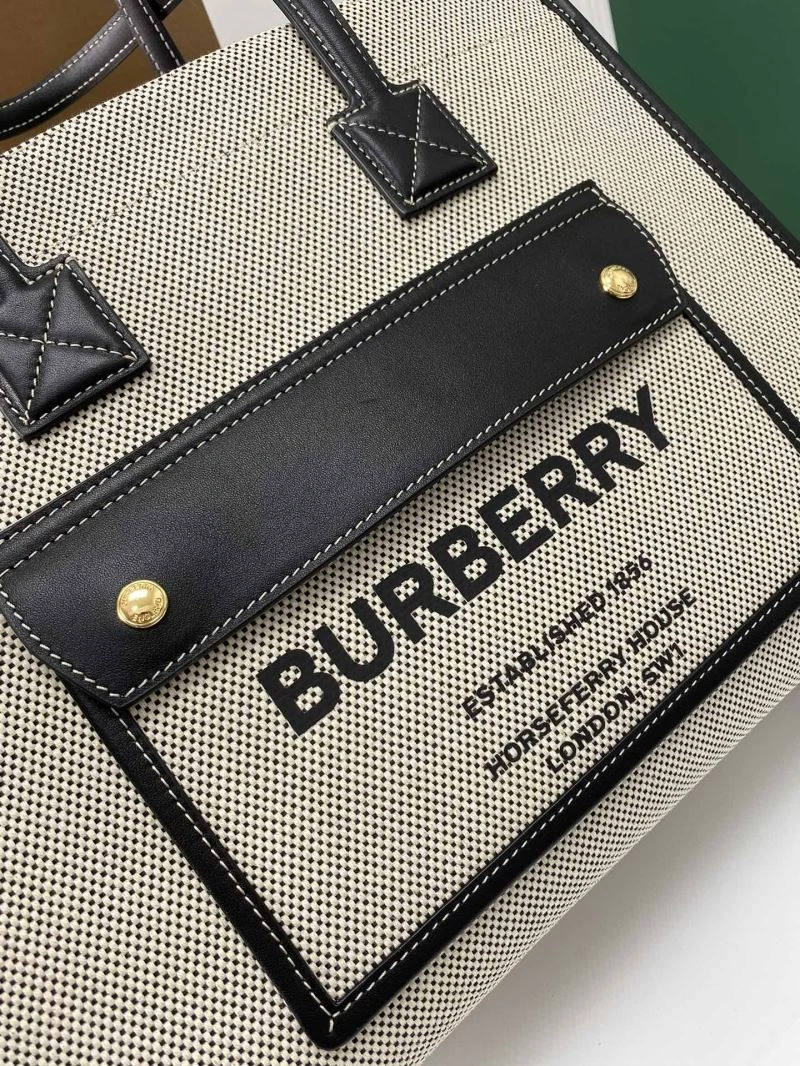 WellDesigned Burberry Shopping Bags 64504