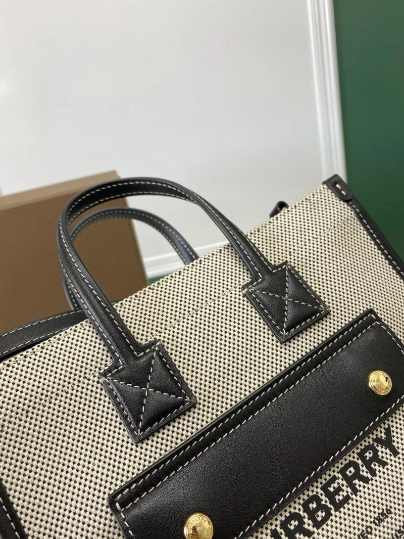 Elegant Burberry Shopping Bags 64498