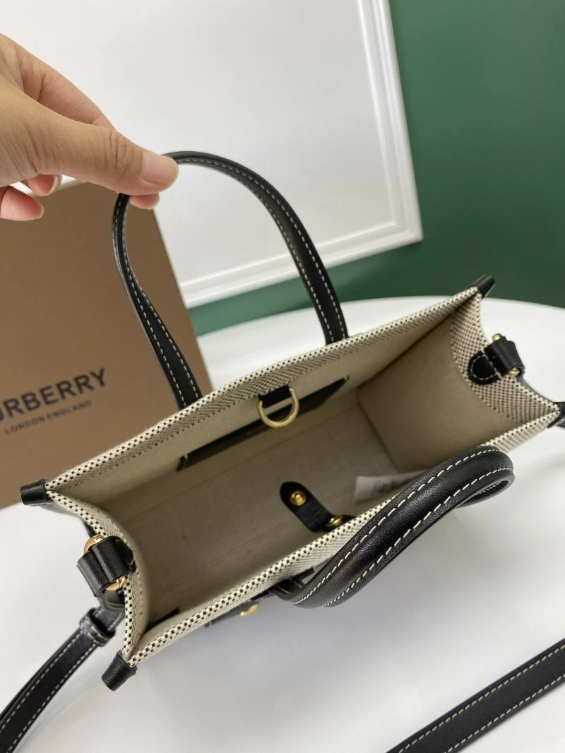 Elegant Burberry Shopping Bags 64498