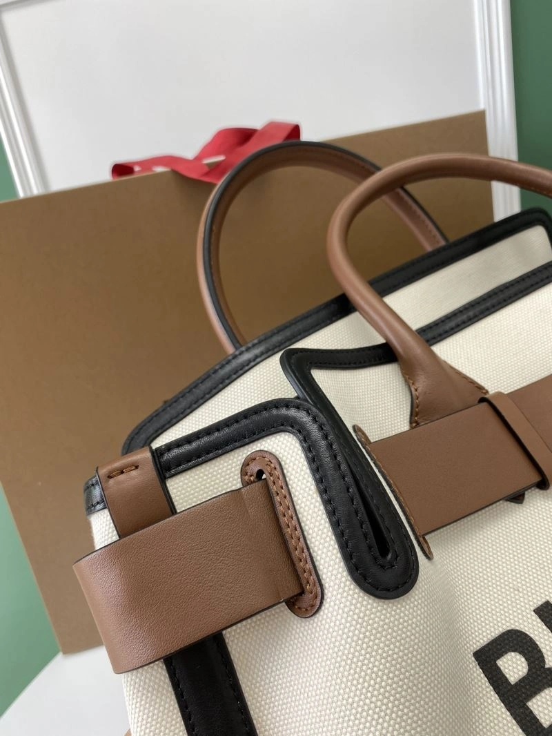 Effortless Burberry Shopping Bags 64497