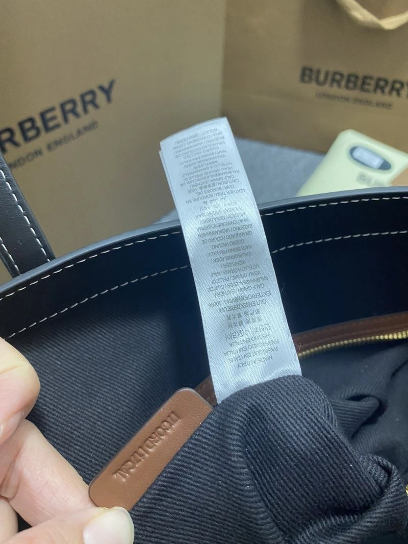 Burberry Shopping Bags Unisex 64496