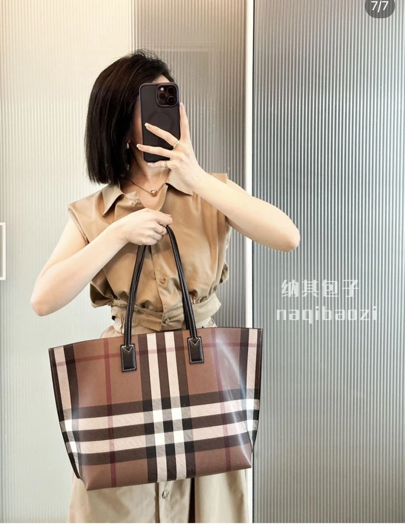 Burberry Shopping Bags Unisex 64496