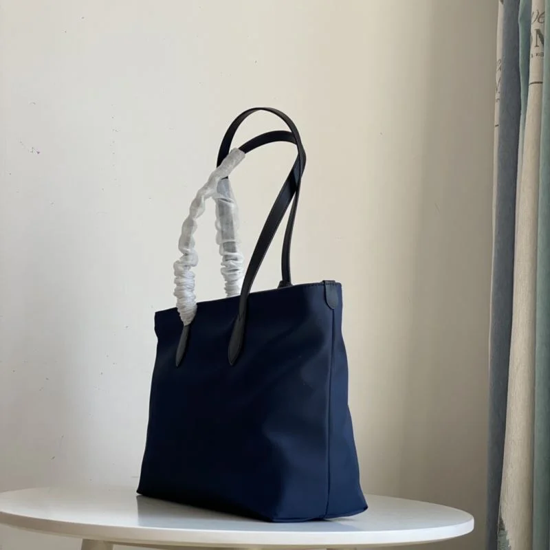 Burberry Shopping Bags Resilient 51676