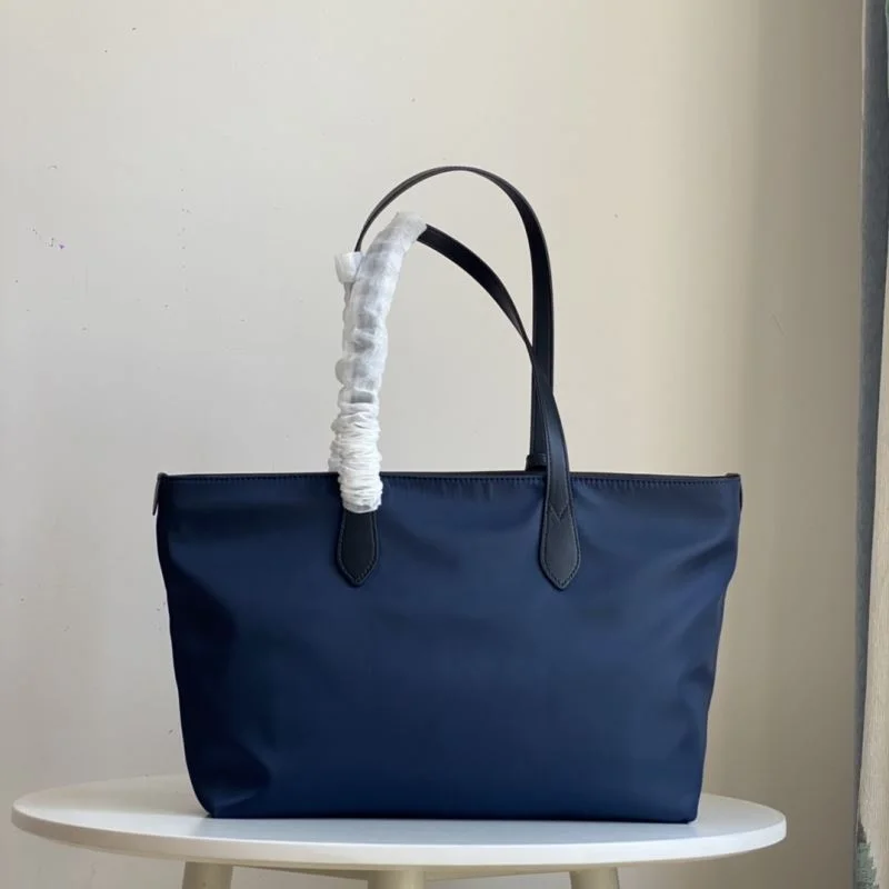 Burberry Shopping Bags Resilient 51676