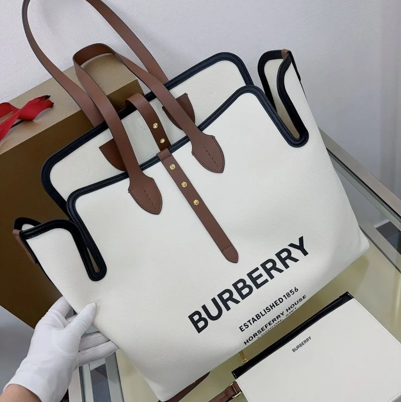 Unisex Burberry Shopping Bags 51667