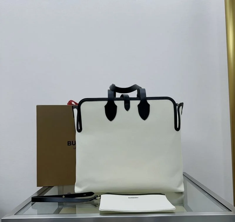 Burberry Shopping Bags Youthful 51666