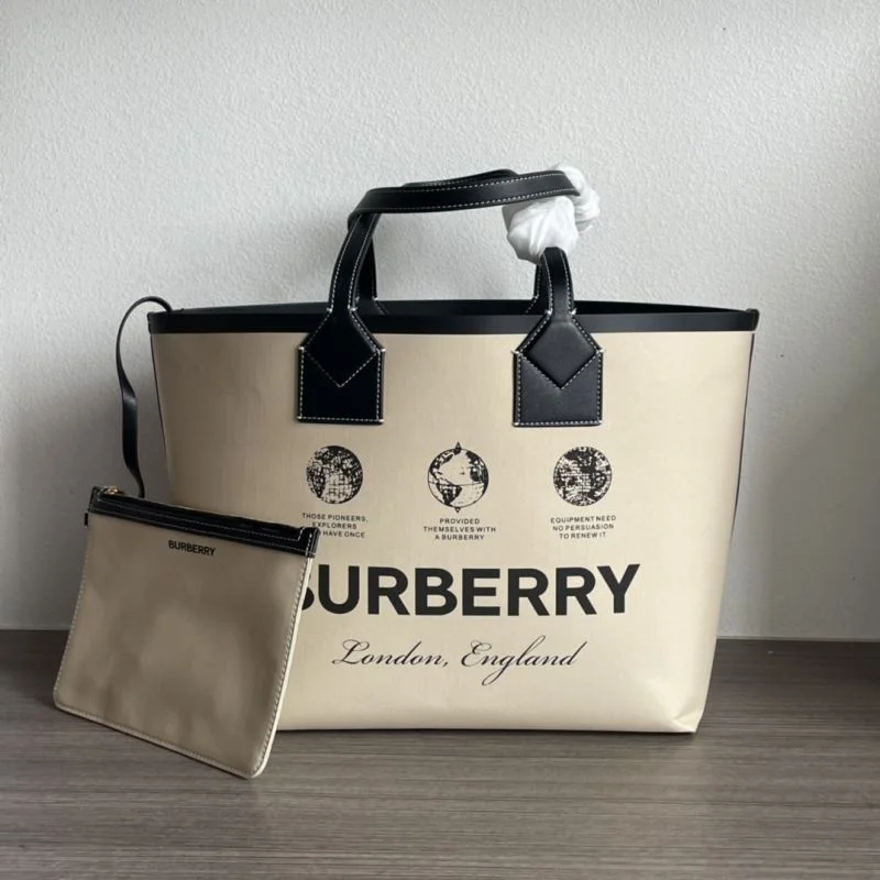 Sporty Burberry Shopping Bags 37913