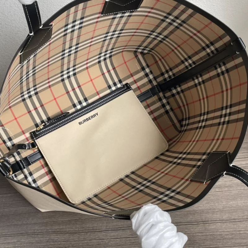Sporty Burberry Shopping Bags 37913