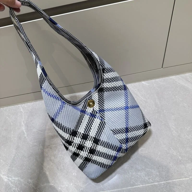 Burberry Shopping Bags Attractive 37893