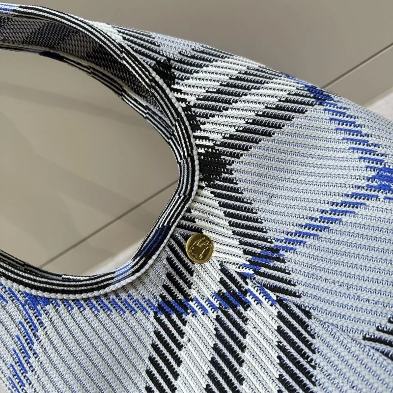 Burberry Shopping Bags Attractive 37893