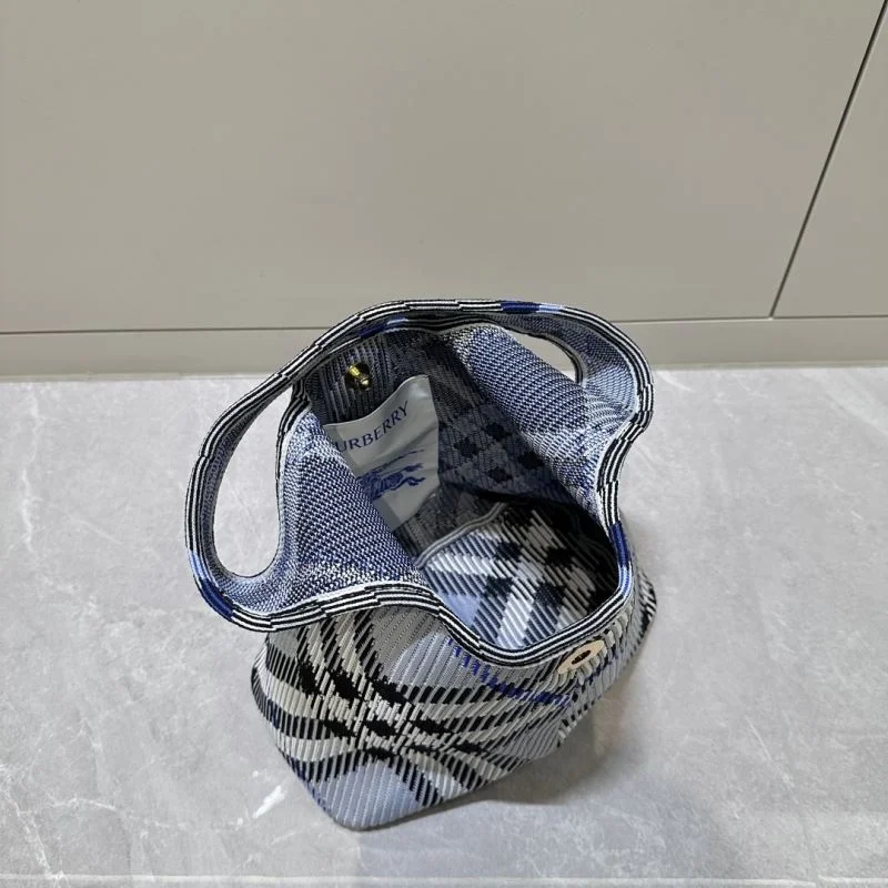 Burberry Shopping Bags Attractive 37893
