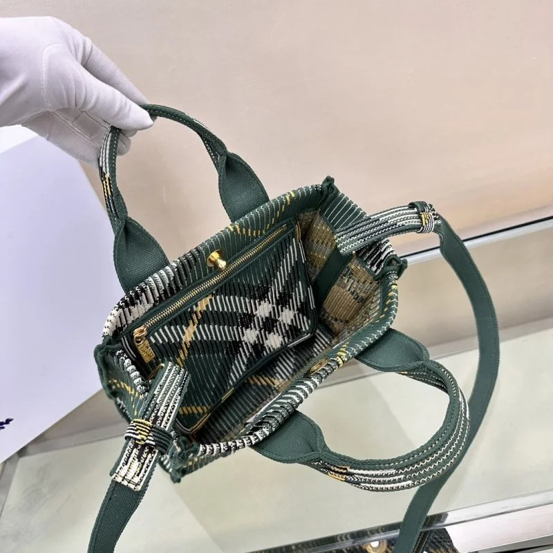 Breathable Burberry Shopping Bags 37895