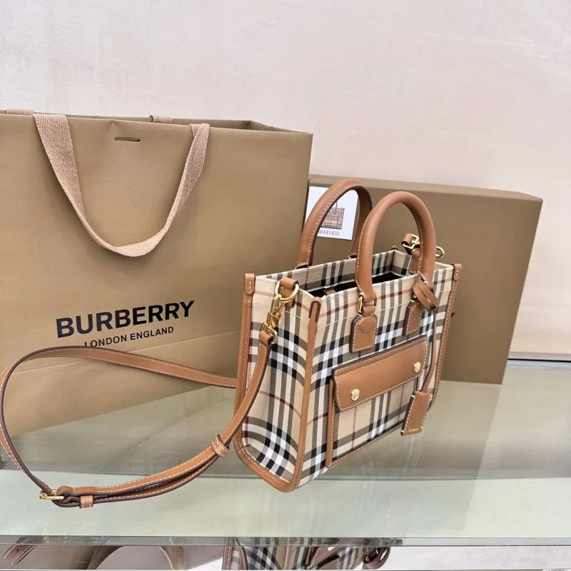 Breathable Burberry Shopping Bags 37901